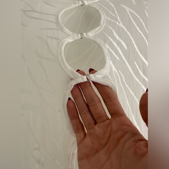 White mesh beach cover - Picture 6 of 6